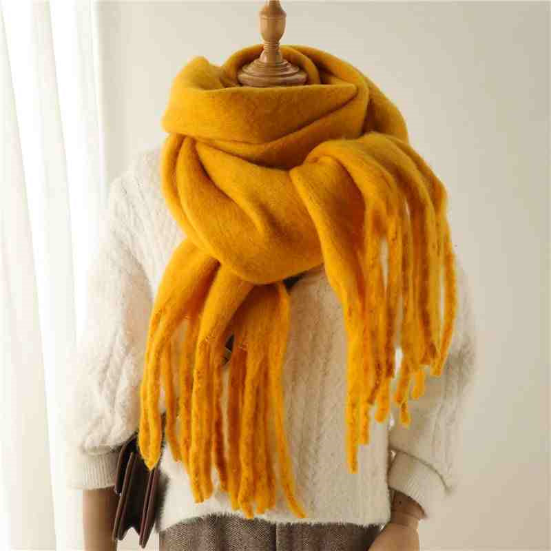 Flowy Scarf – Elegance and Warmth for Winter