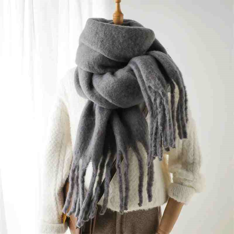 Flowy Scarf – Elegance and Warmth for Winter