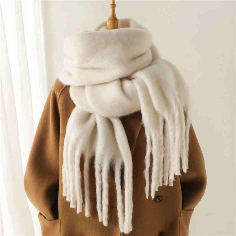 Flowy Scarf – Elegance and Warmth for Winter